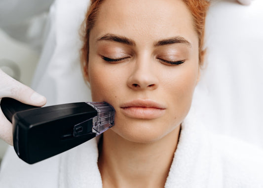 Morpheus8® - Visage, cou et décolleté (3 zones)